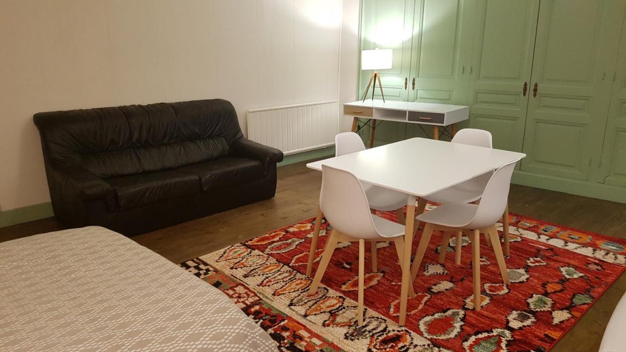 Grand Studio Et Jolies Chambres A Louer Passins エクステリア 写真